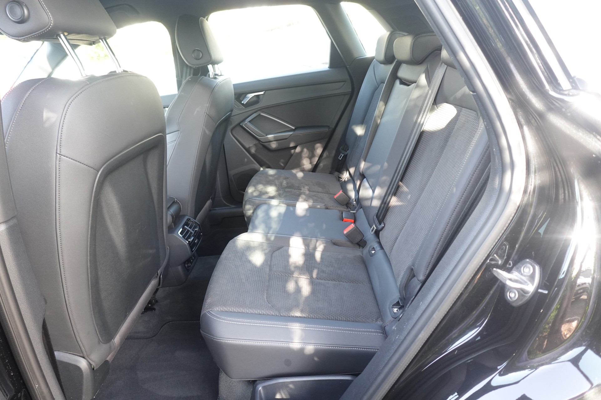 AUDI Q3 40 TFSI advanced quattro S-tronic-image-4