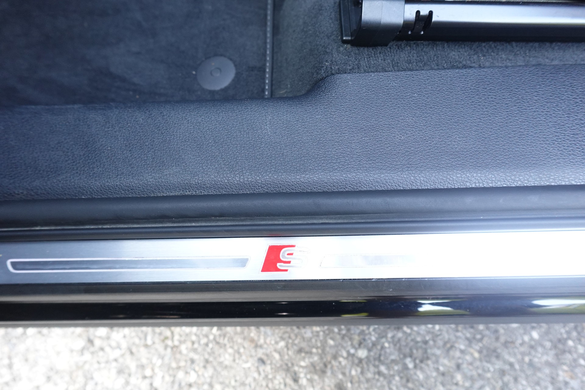 AUDI Q3 40 TFSI advanced quattro S-tronic-image-12