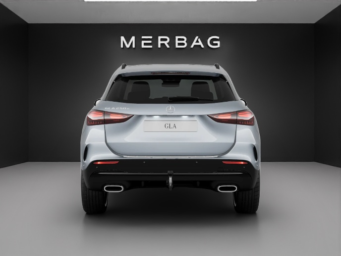 MERCEDES-BENZ GLA 250 e EQ Star 8G-DCT-image-3