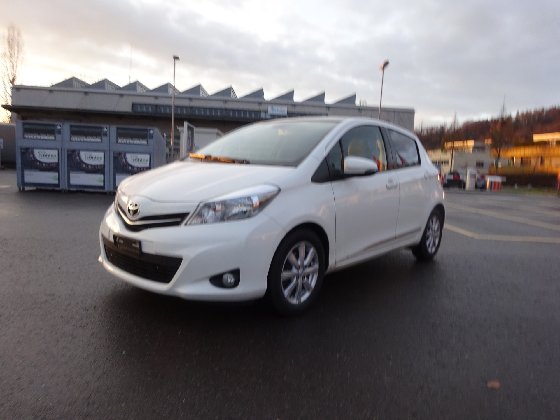 TOYOTA Yaris 1.33 Sol Premium-image-0