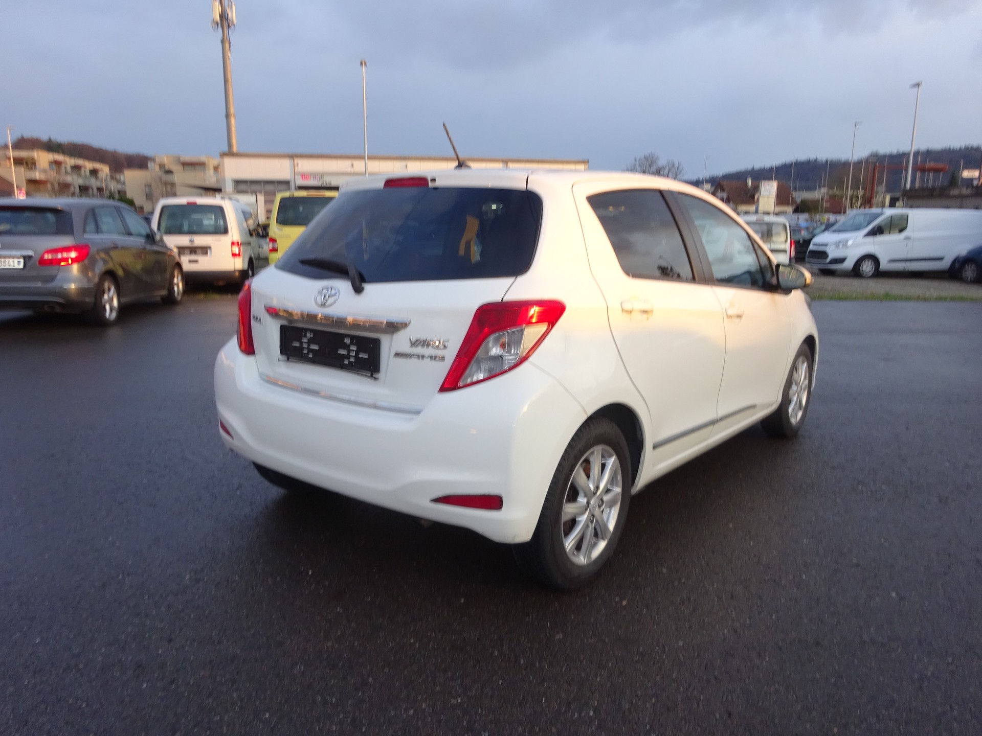 TOYOTA Yaris 1.33 Sol Premium-image-5