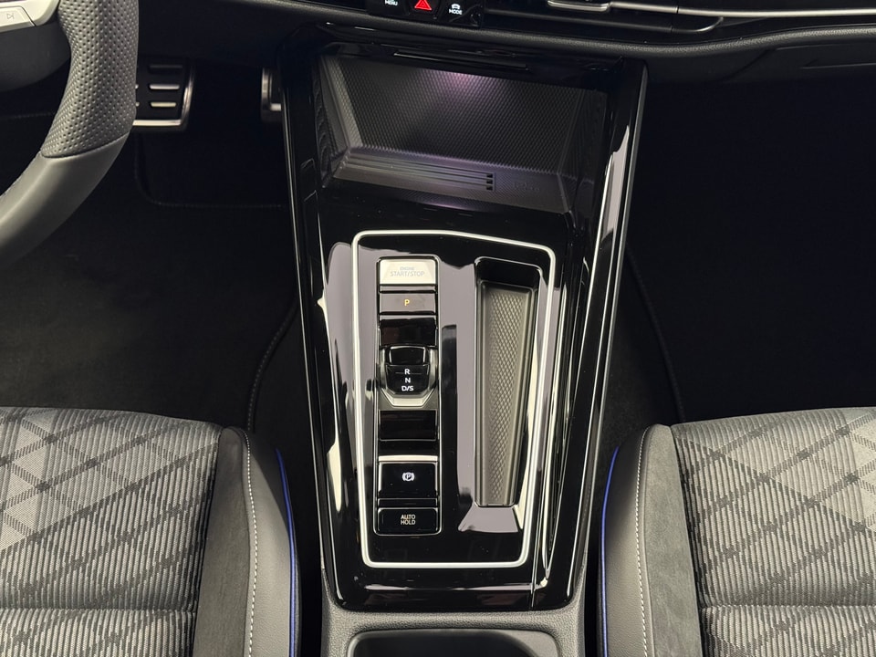 Golf VIII Variant 1.5 eTSI R-Line DSG