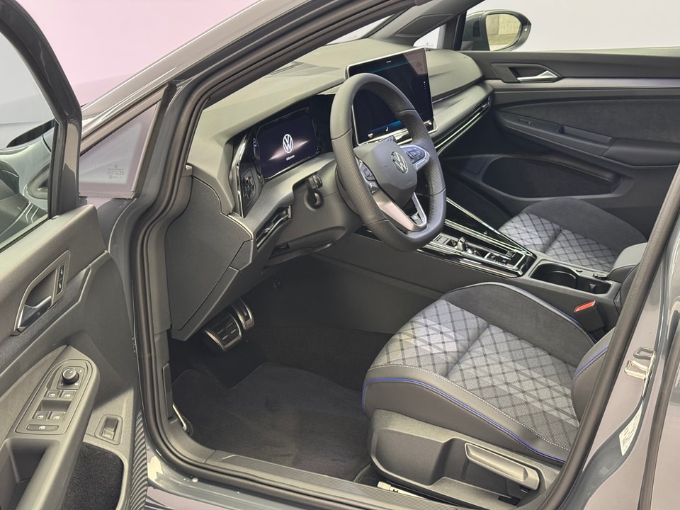 Golf VIII Variant 1.5 eTSI R-Line DSG