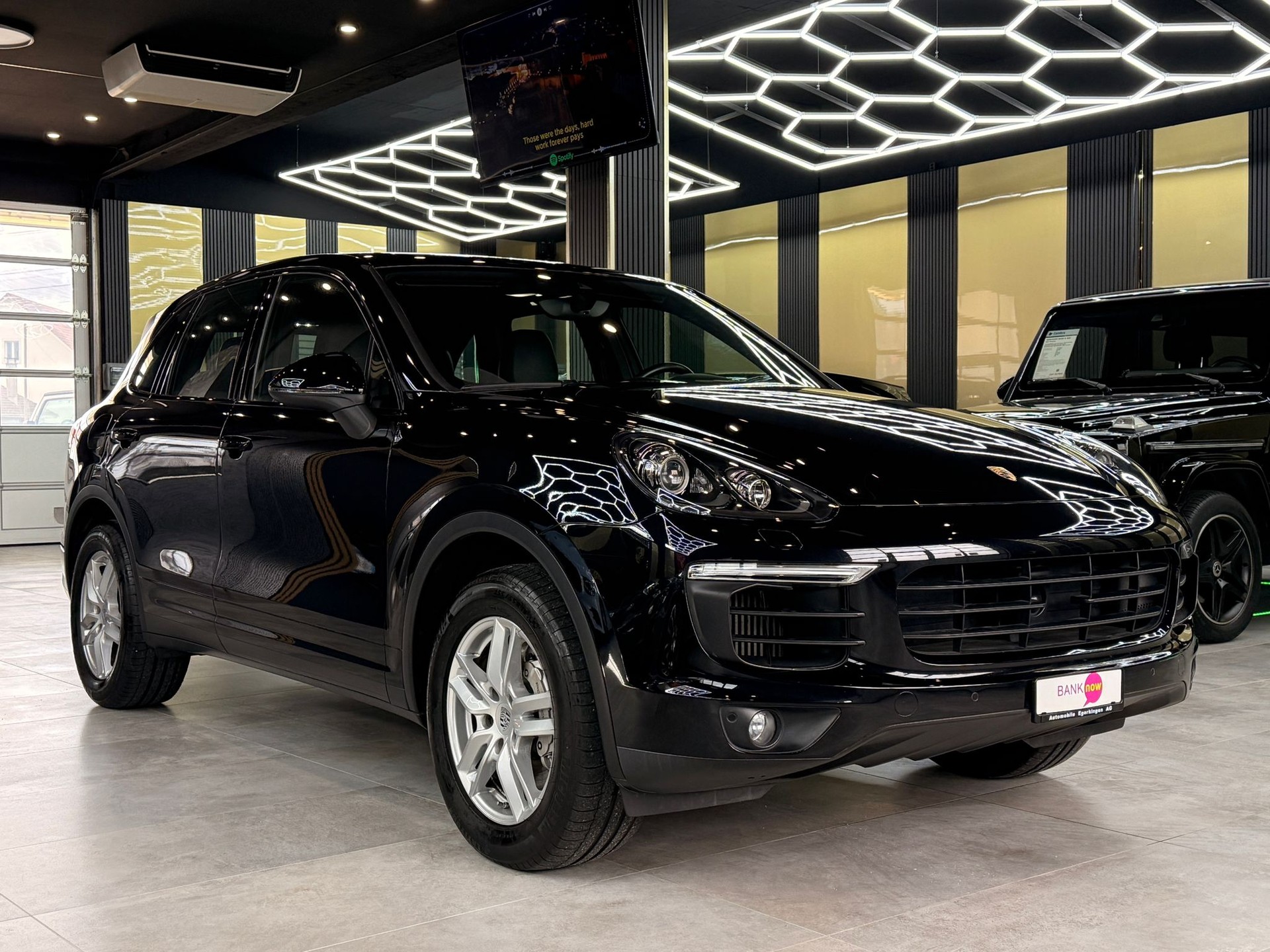 PORSCHE Cayenne S-image-2