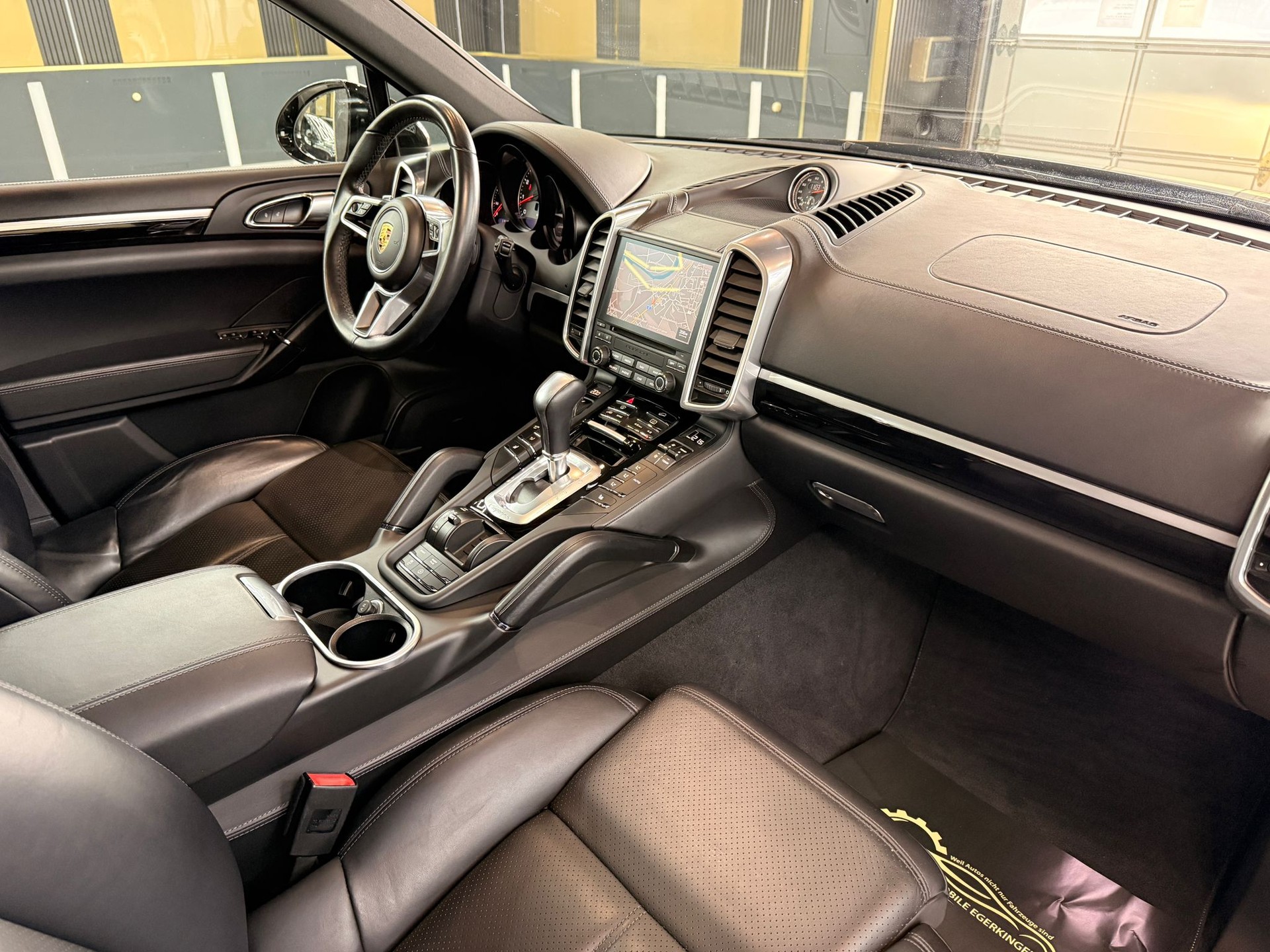 PORSCHE Cayenne S-image-10