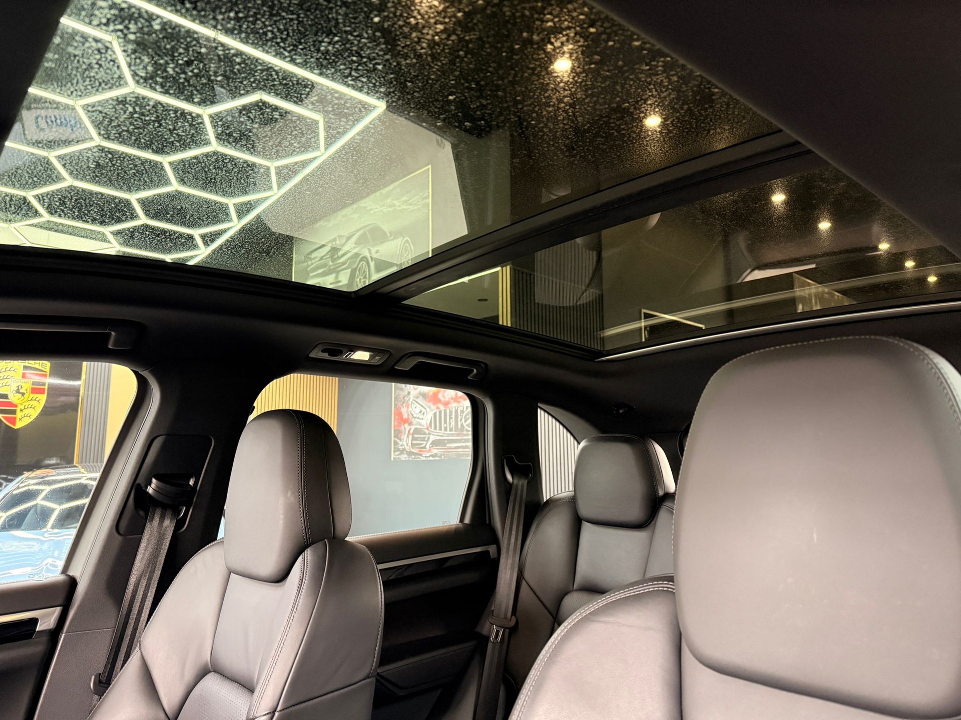 PORSCHE Cayenne S-image-15