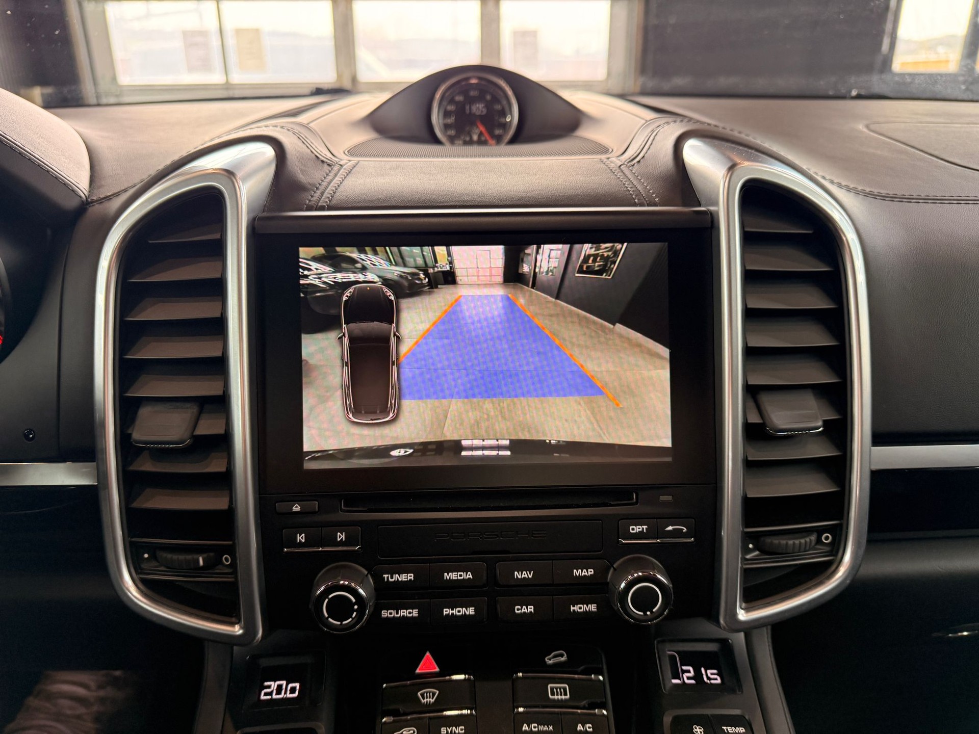 PORSCHE Cayenne S-image-17