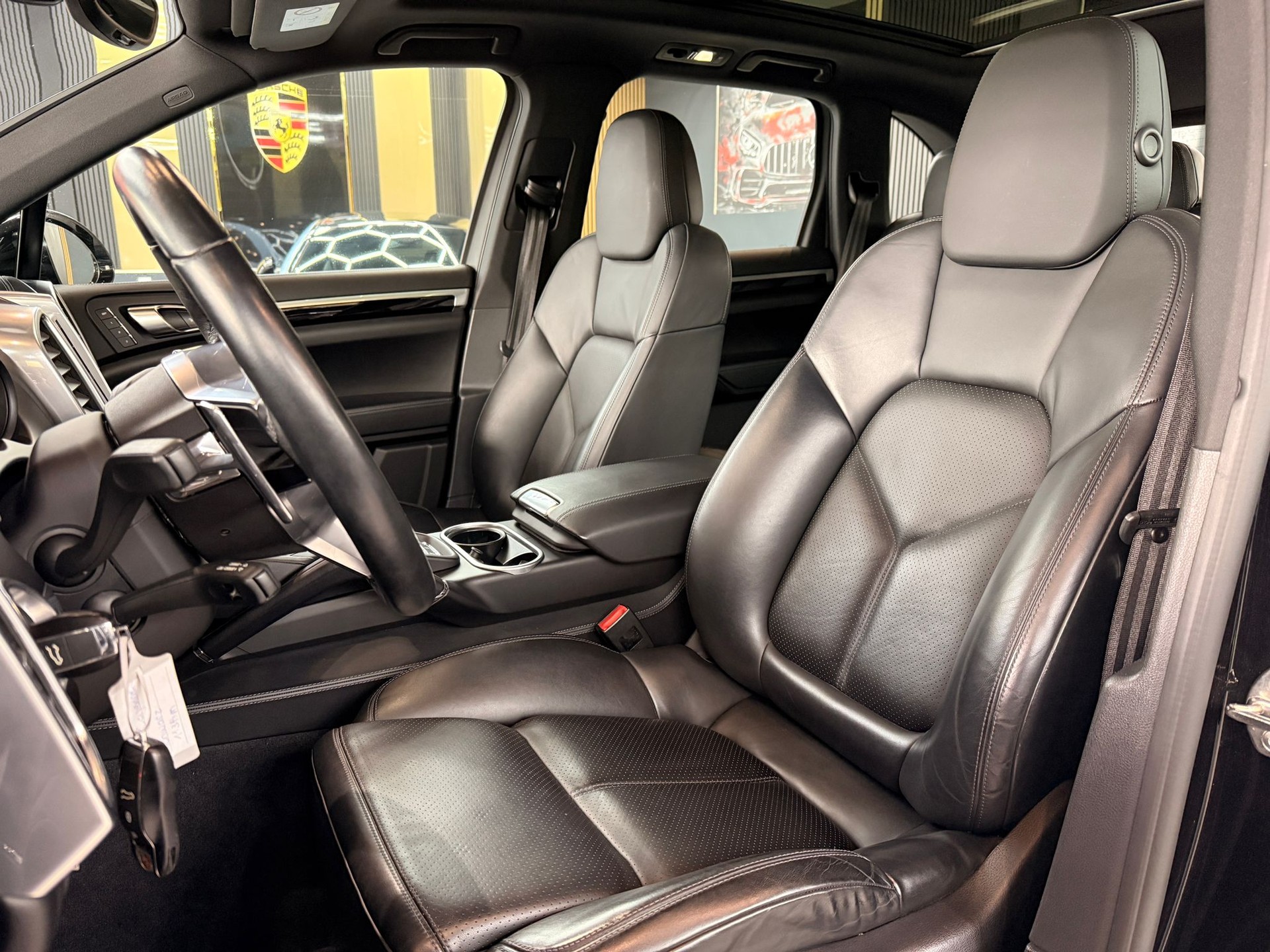 PORSCHE Cayenne S-image-9
