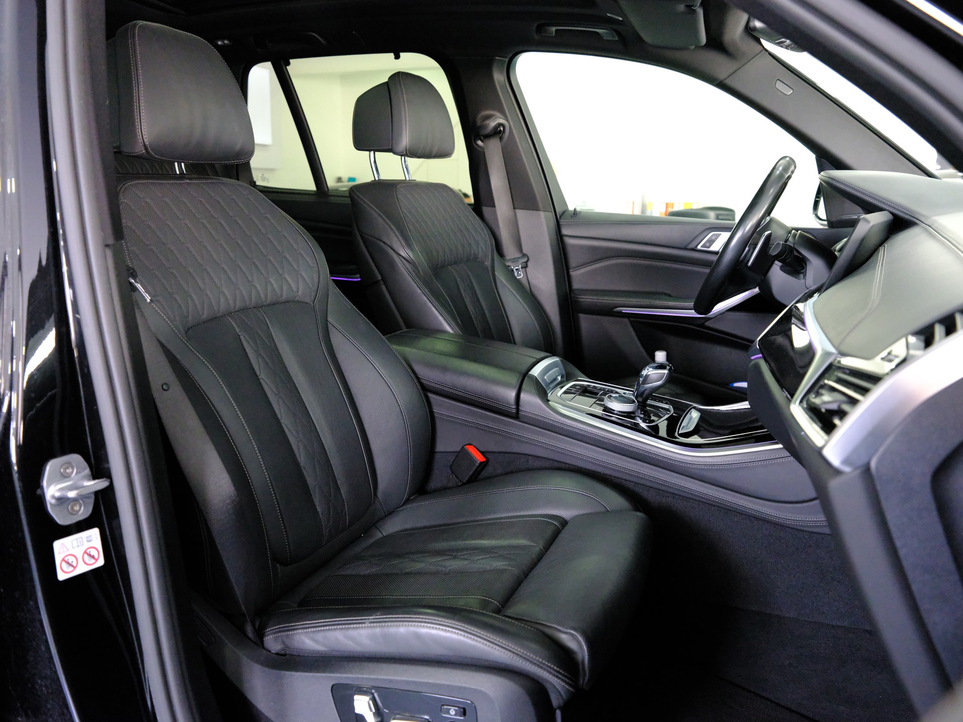 BMW X5 xDrive M50d Steptronic-image-16