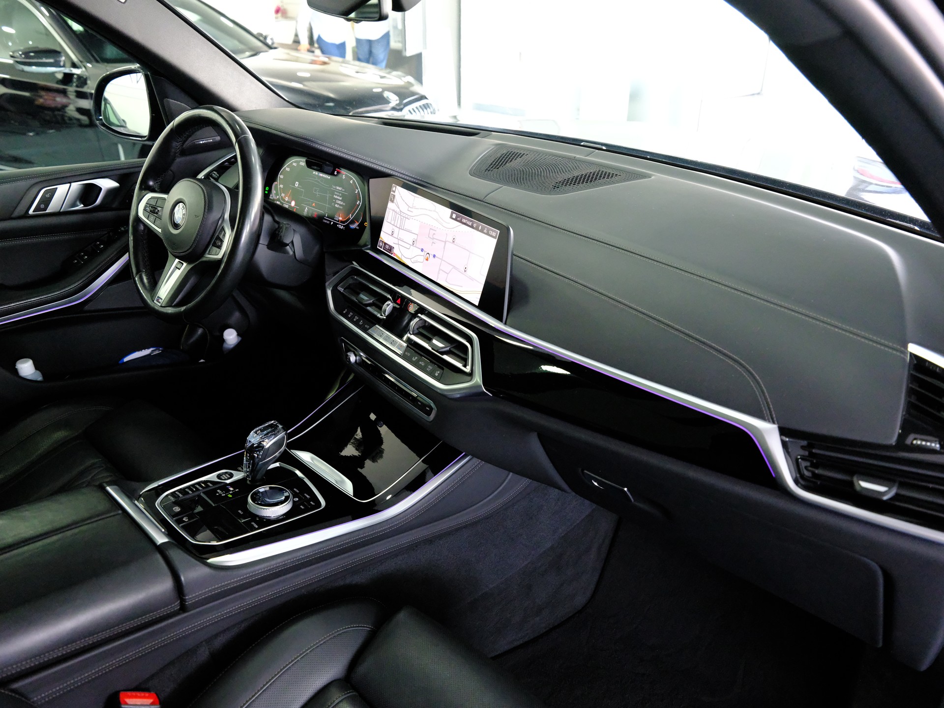 BMW X5 xDrive M50d Steptronic-image-15