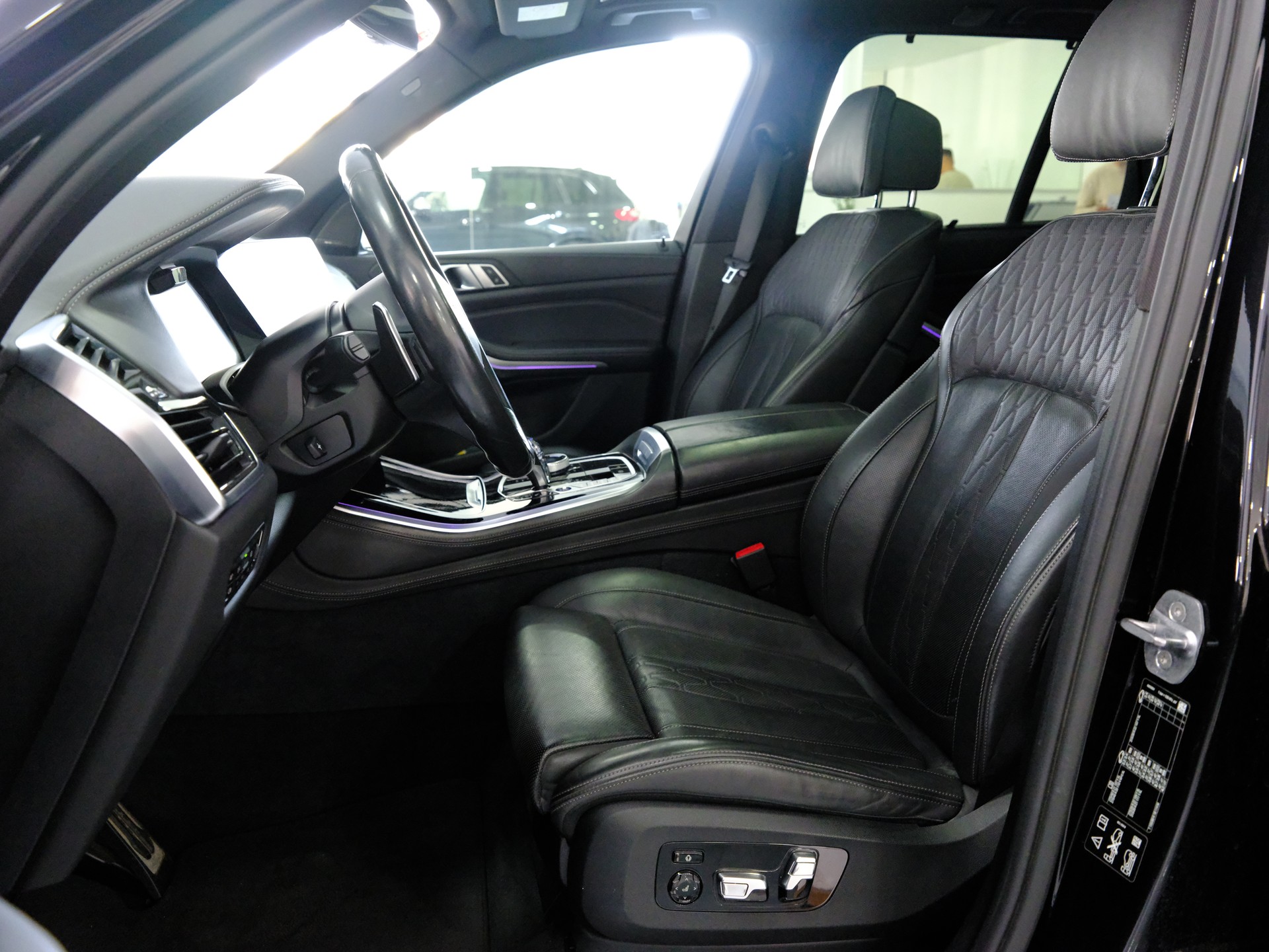 BMW X5 xDrive M50d Steptronic-image-11