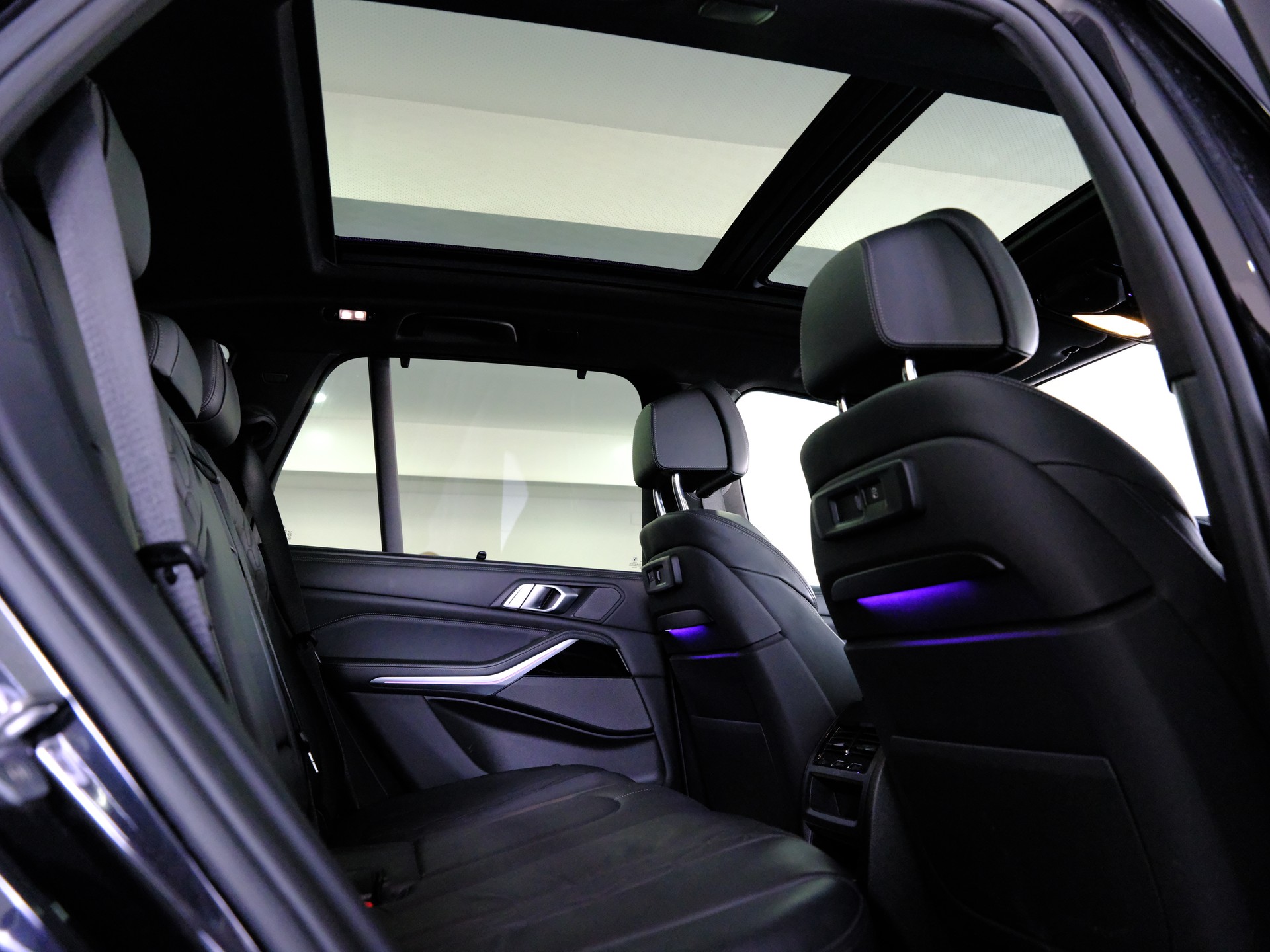 BMW X5 xDrive M50d Steptronic-image-18