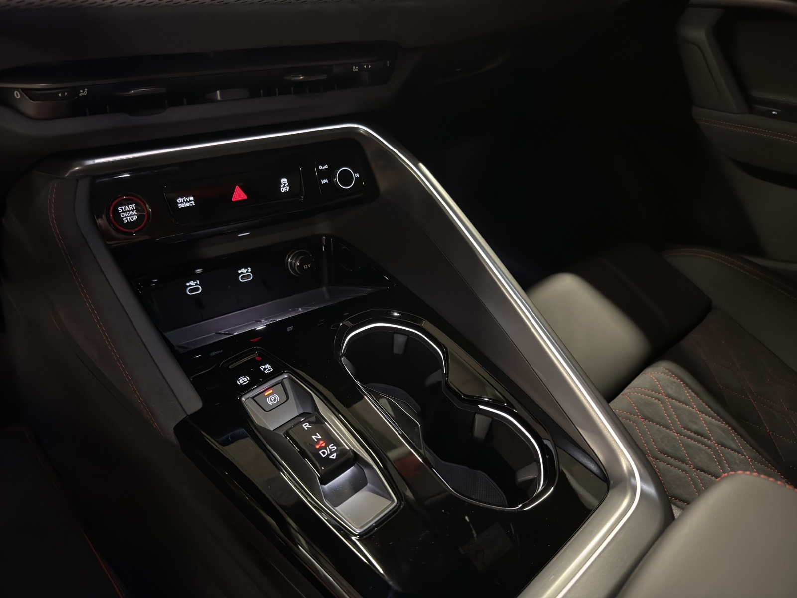 AUDI Q5 TFSI quatto 150 kW S-tronic-image-12