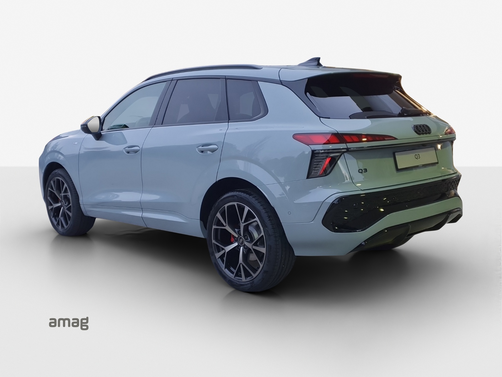 AUDI Q3 SUV 110 kW TFSI S tronic-image-2