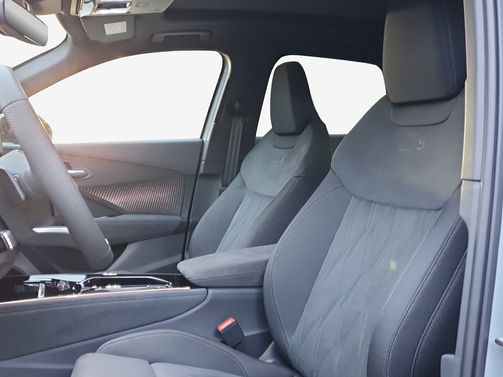 AUDI Q3 SUV 110 kW TFSI S tronic-image-7