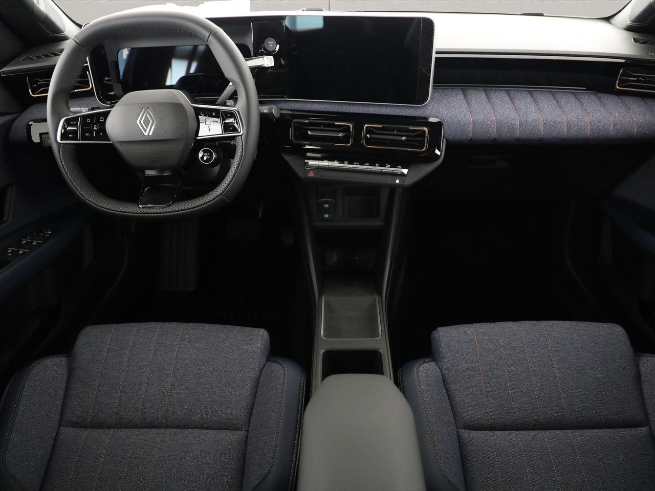 RENAULT R4 E-Tech Comfort Range techno-image-4