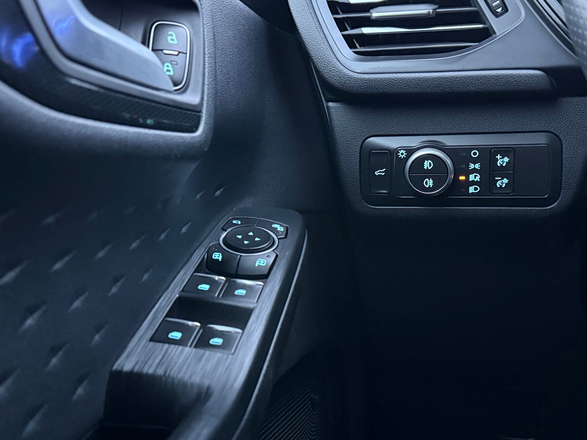 FORD Kuga 2.0 TDCi EcoBlue ST-Line 4WD Automat-image-10