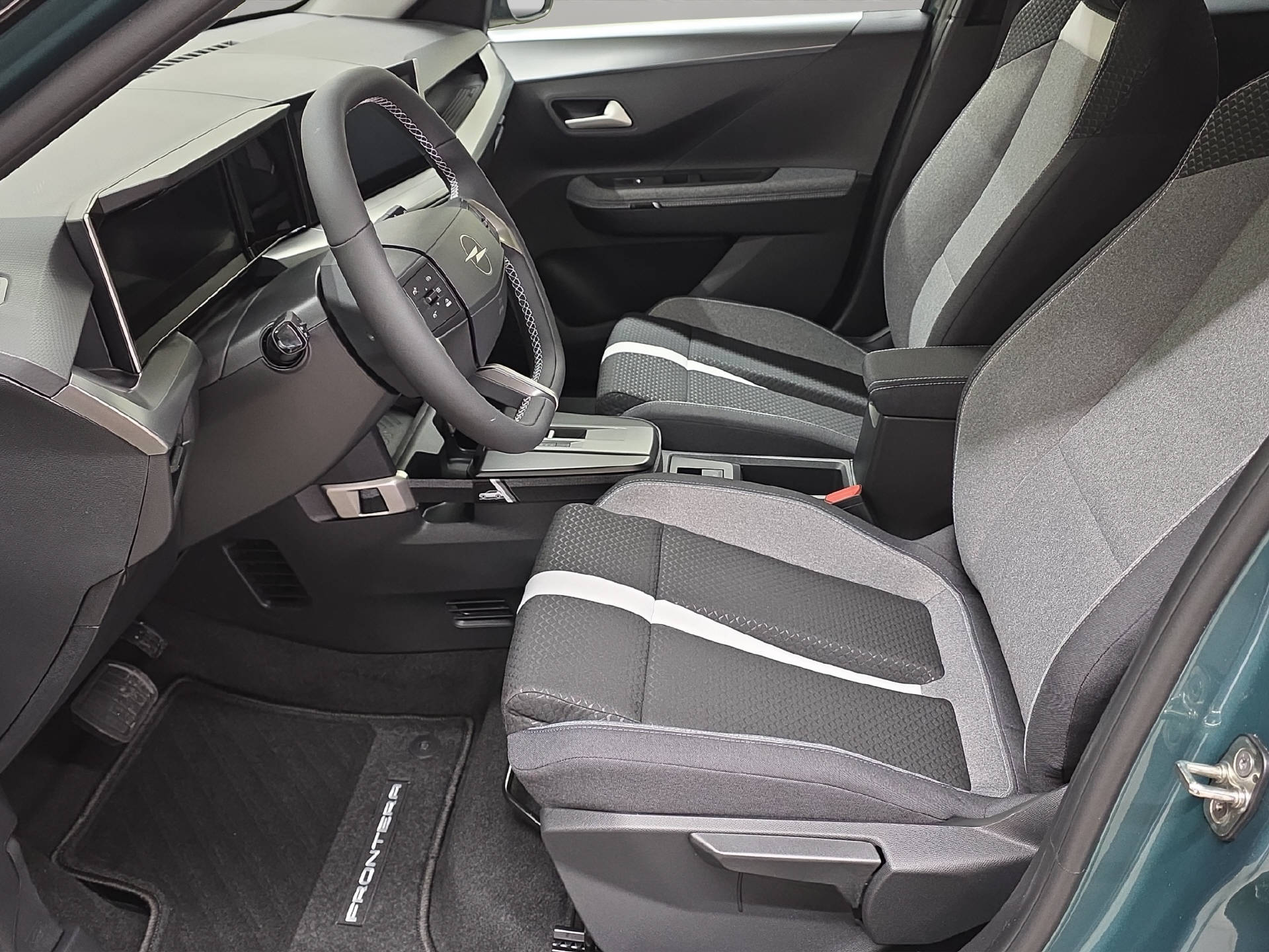 OPEL Frontera 1.2 T HEV 145 GS 7-Plätzer-image-5