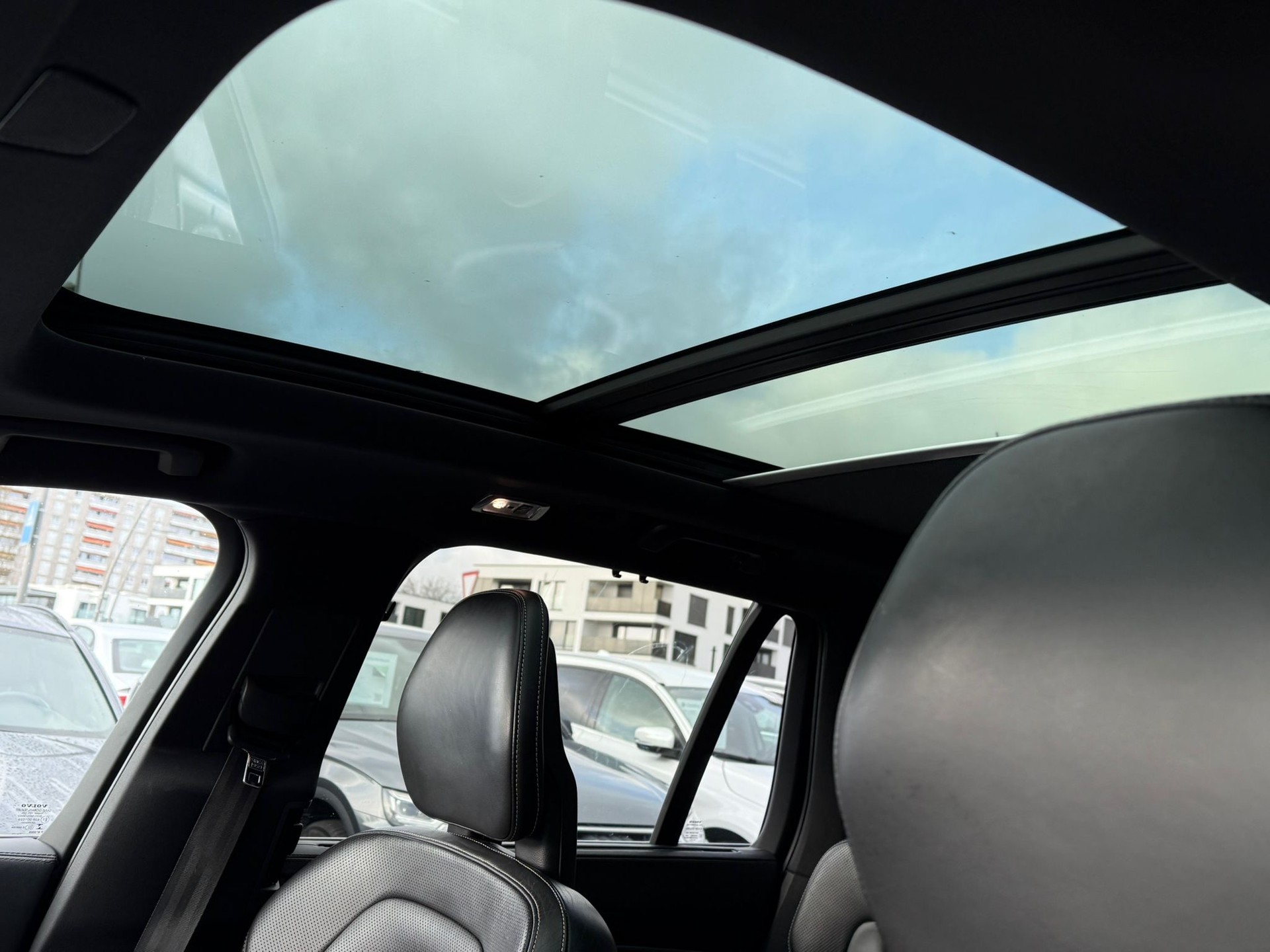 VOLVO XC90 T6 AWD R-Design Geartronic-image-10