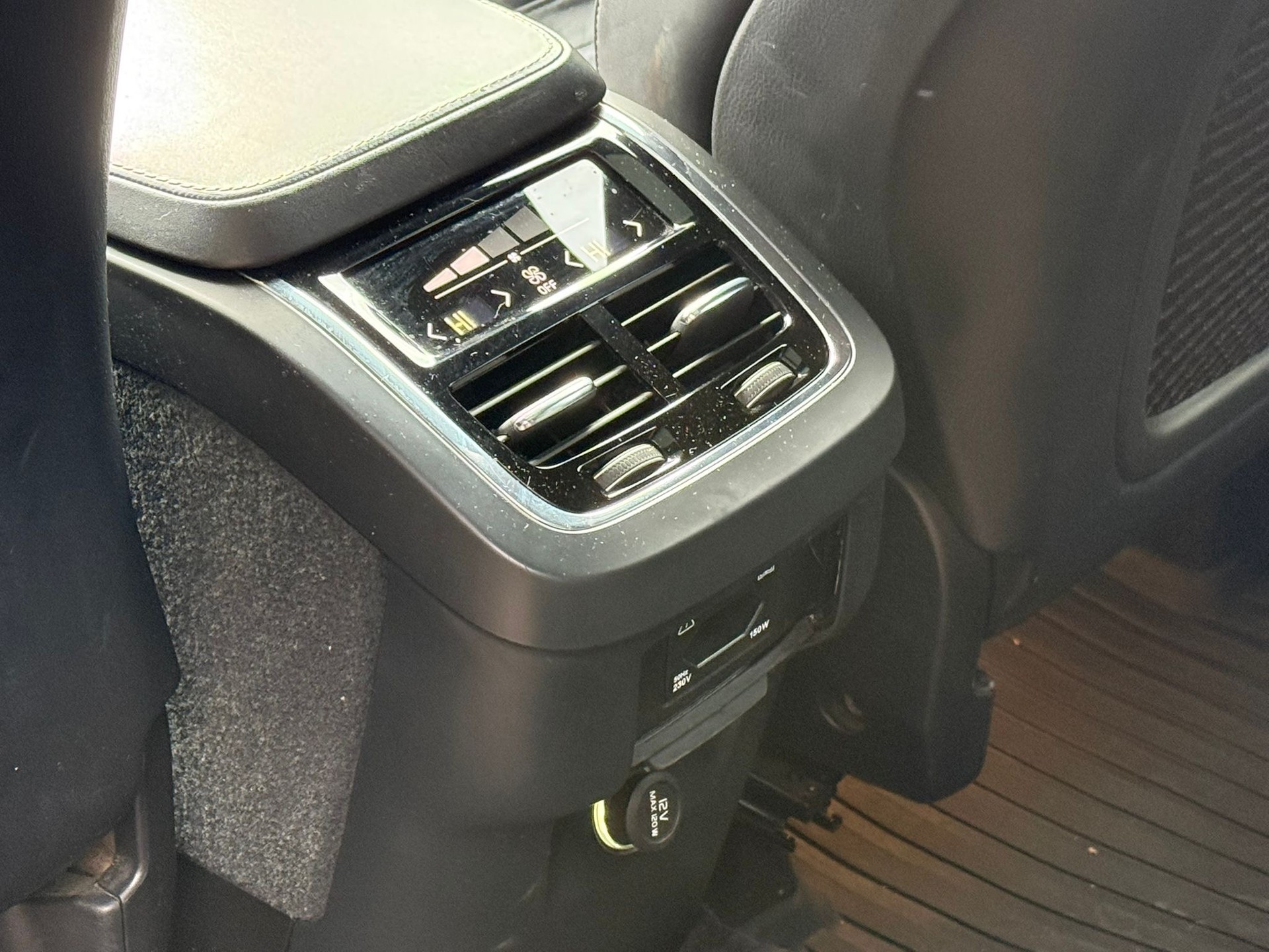 VOLVO XC90 T6 AWD R-Design Geartronic-image-12