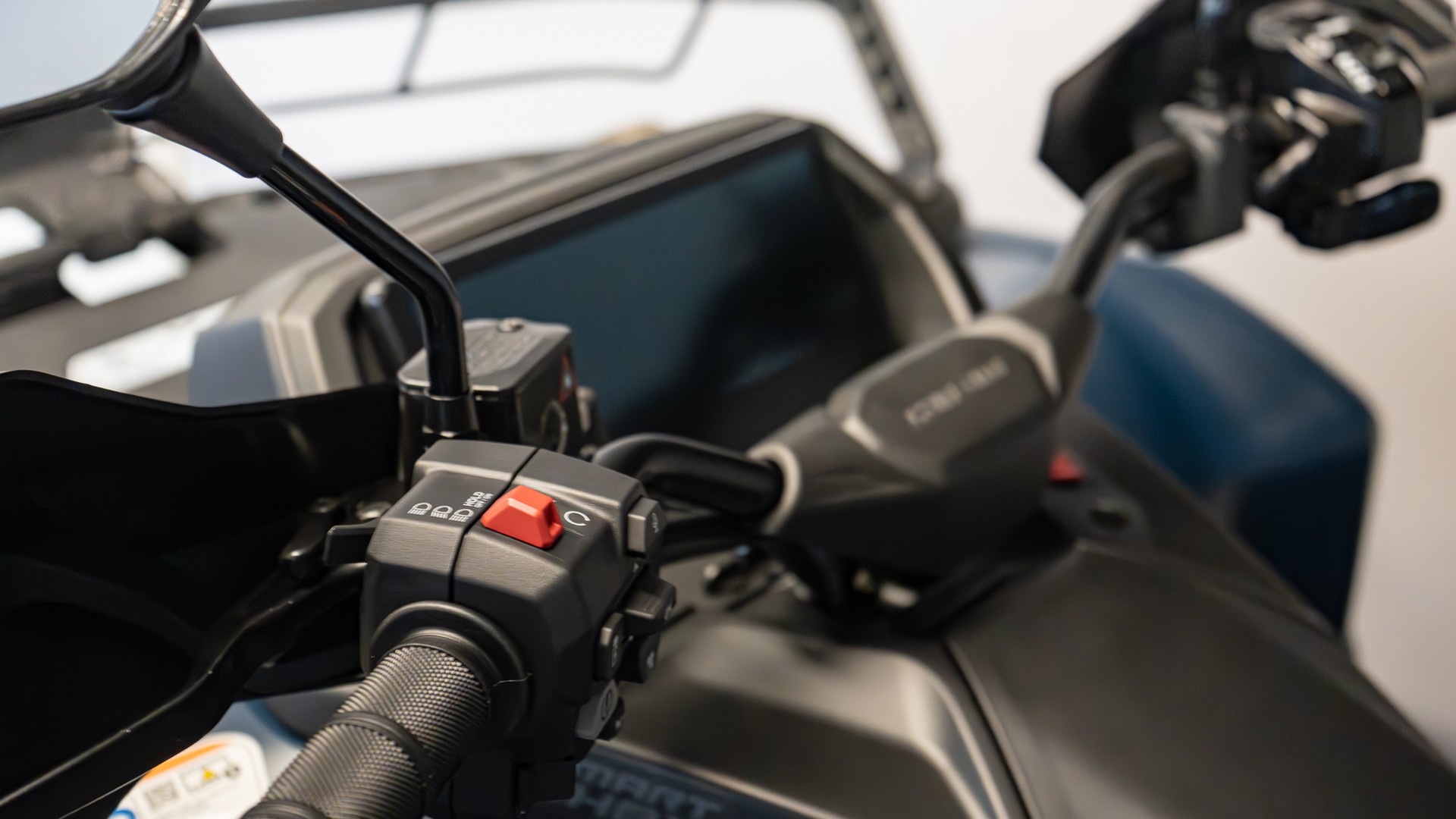 CAN-AM 1000R MAX LTD-image-15