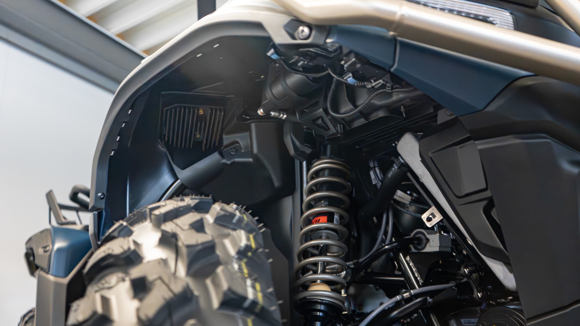 CAN-AM 1000R MAX LTD-showroom-element-3