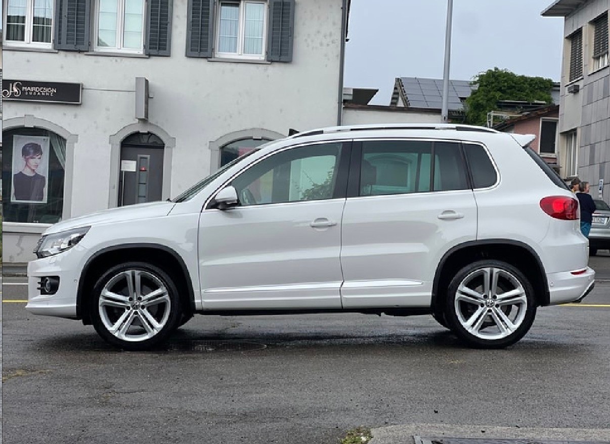 VW Tiguan 2.0 TDI BMT R-Line Design 4Motion DSG-image-3