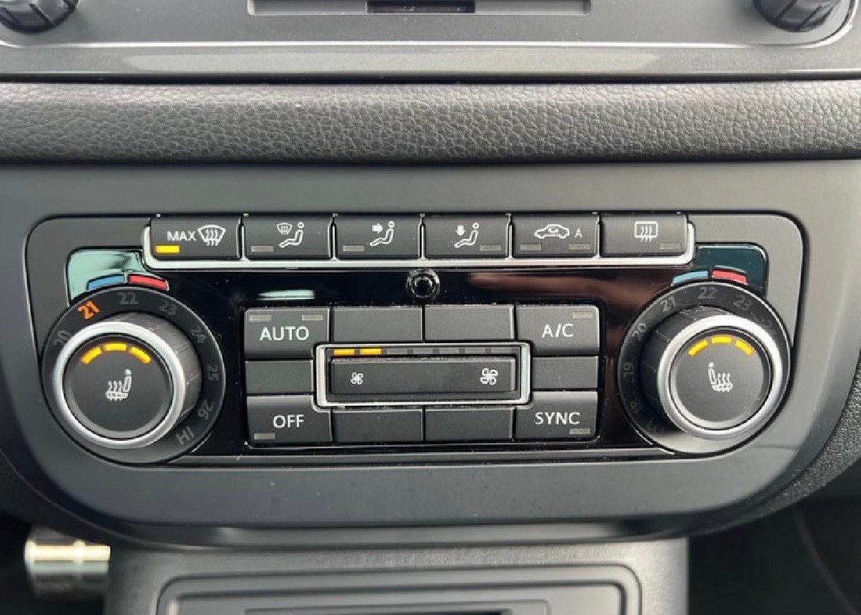 VW Tiguan 2.0 TDI BMT R-Line Design 4Motion DSG-image-11