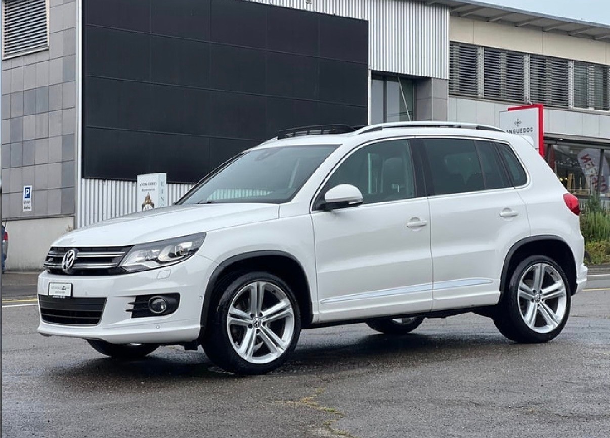 VW Tiguan 2.0 TDI BMT R-Line Design 4Motion DSG-image-2