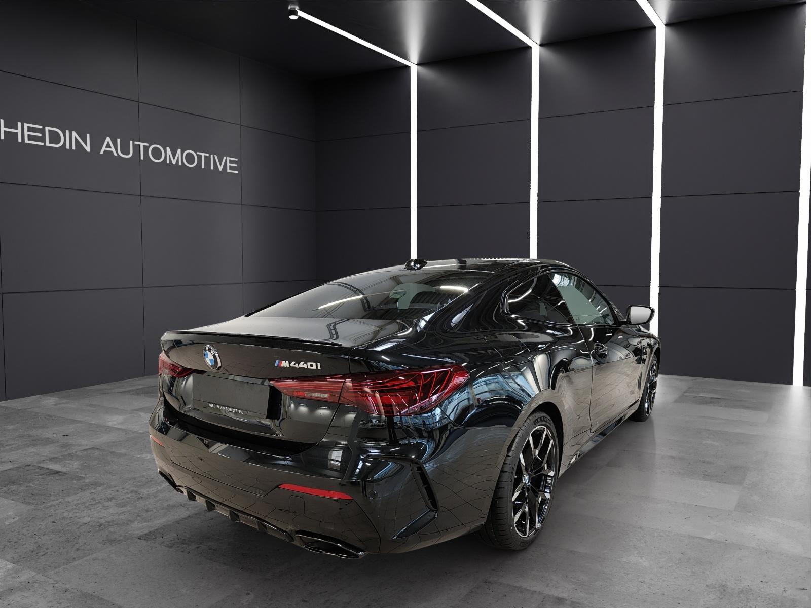 BMW M440i xDrive Coupé-image-17