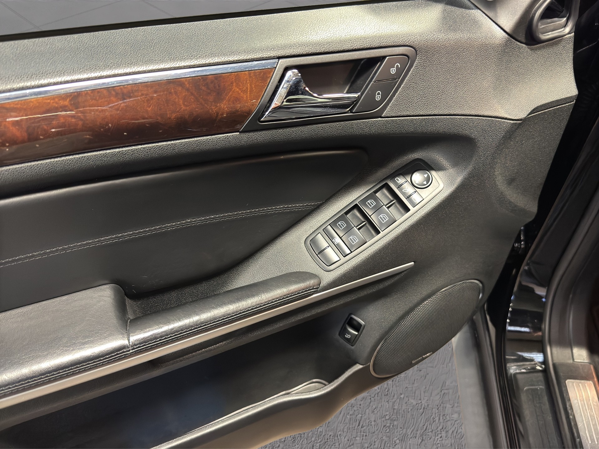 MERCEDES-BENZ GL 500 4Matic 7G-Tronic-image-18