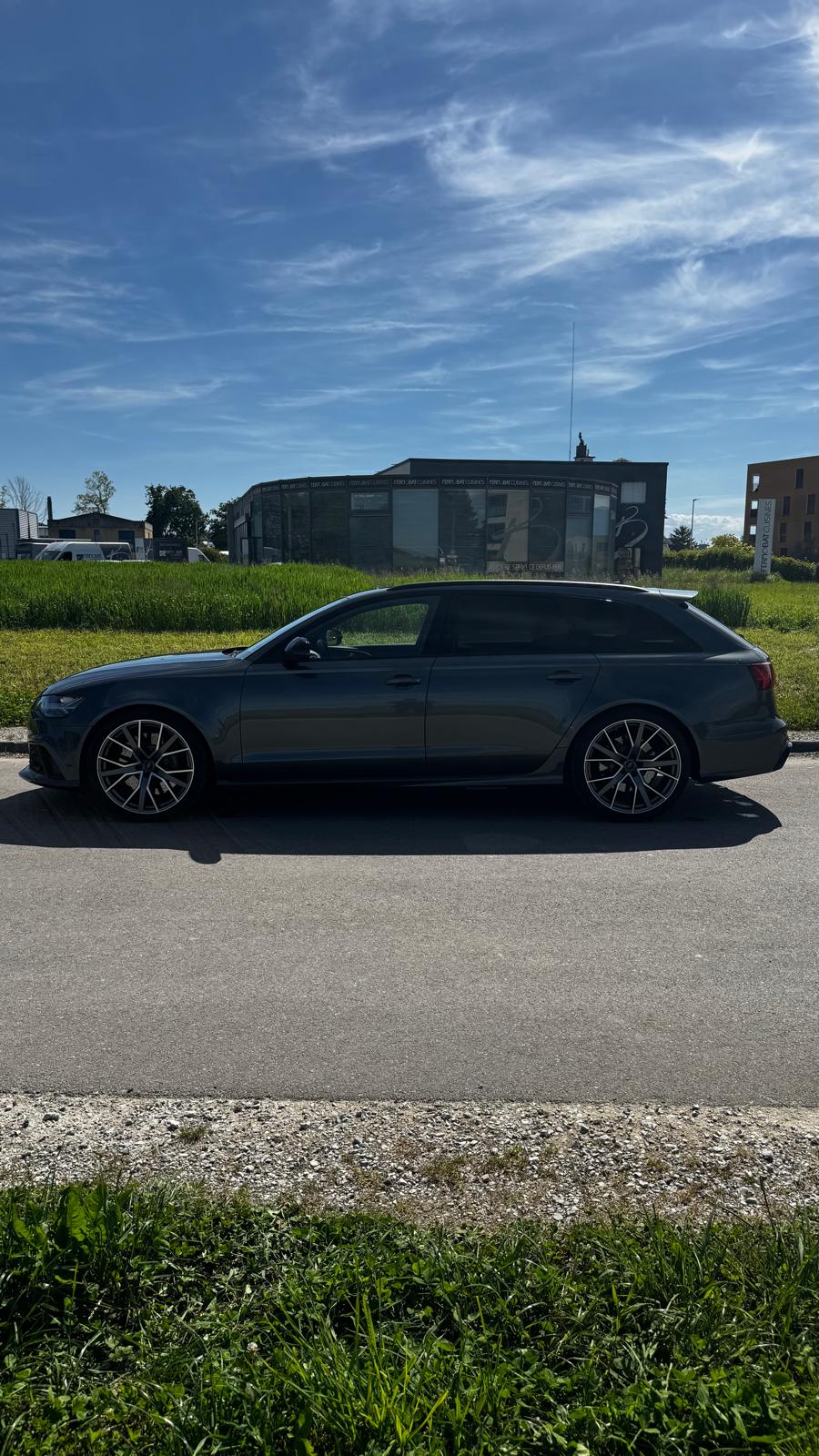 AUDI RS6 Avant 4.0 TFSI V8 performance quattro-image-3