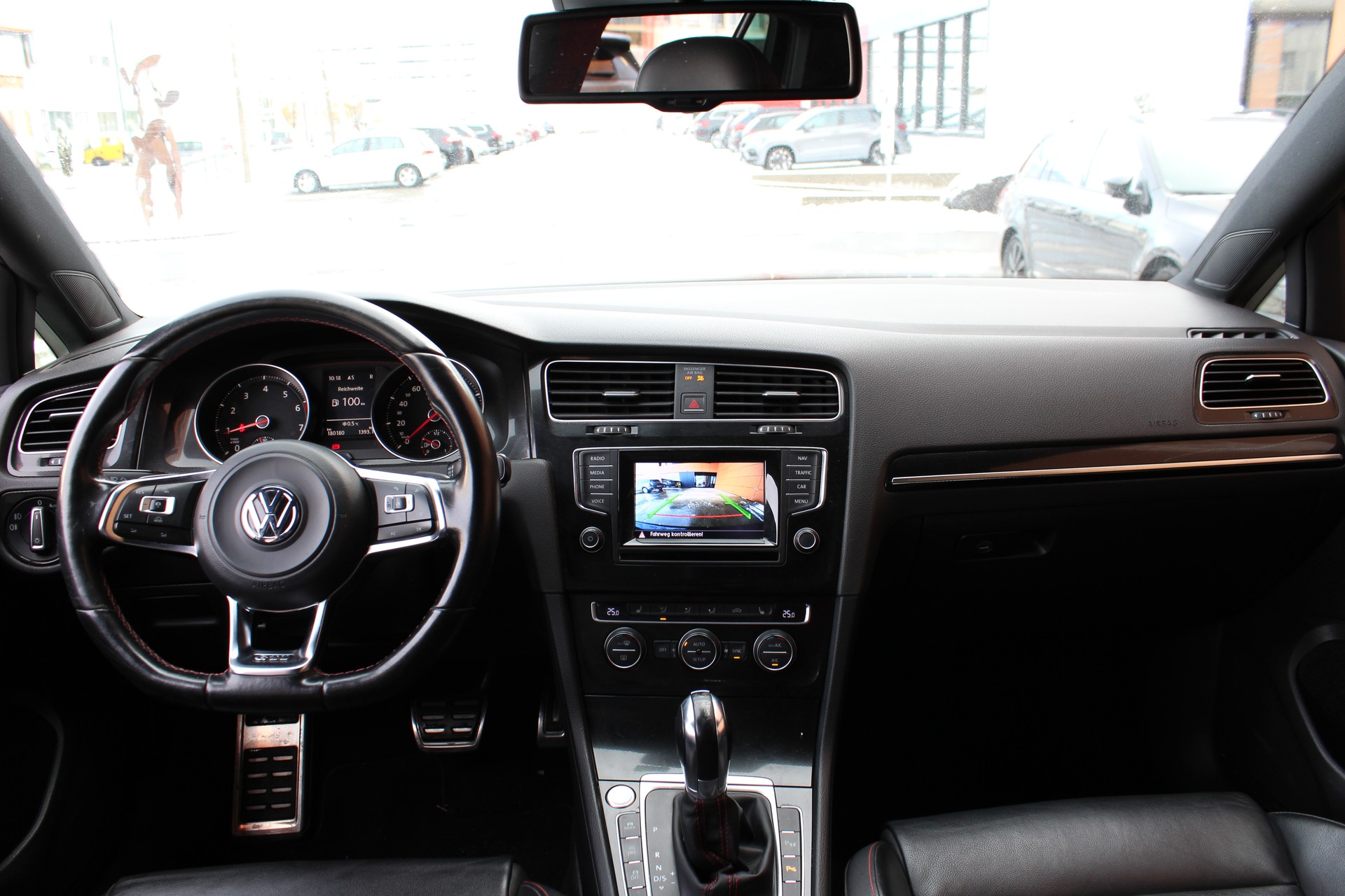 VW Golf 2.0 TSI GTI Performance DSG-image-9