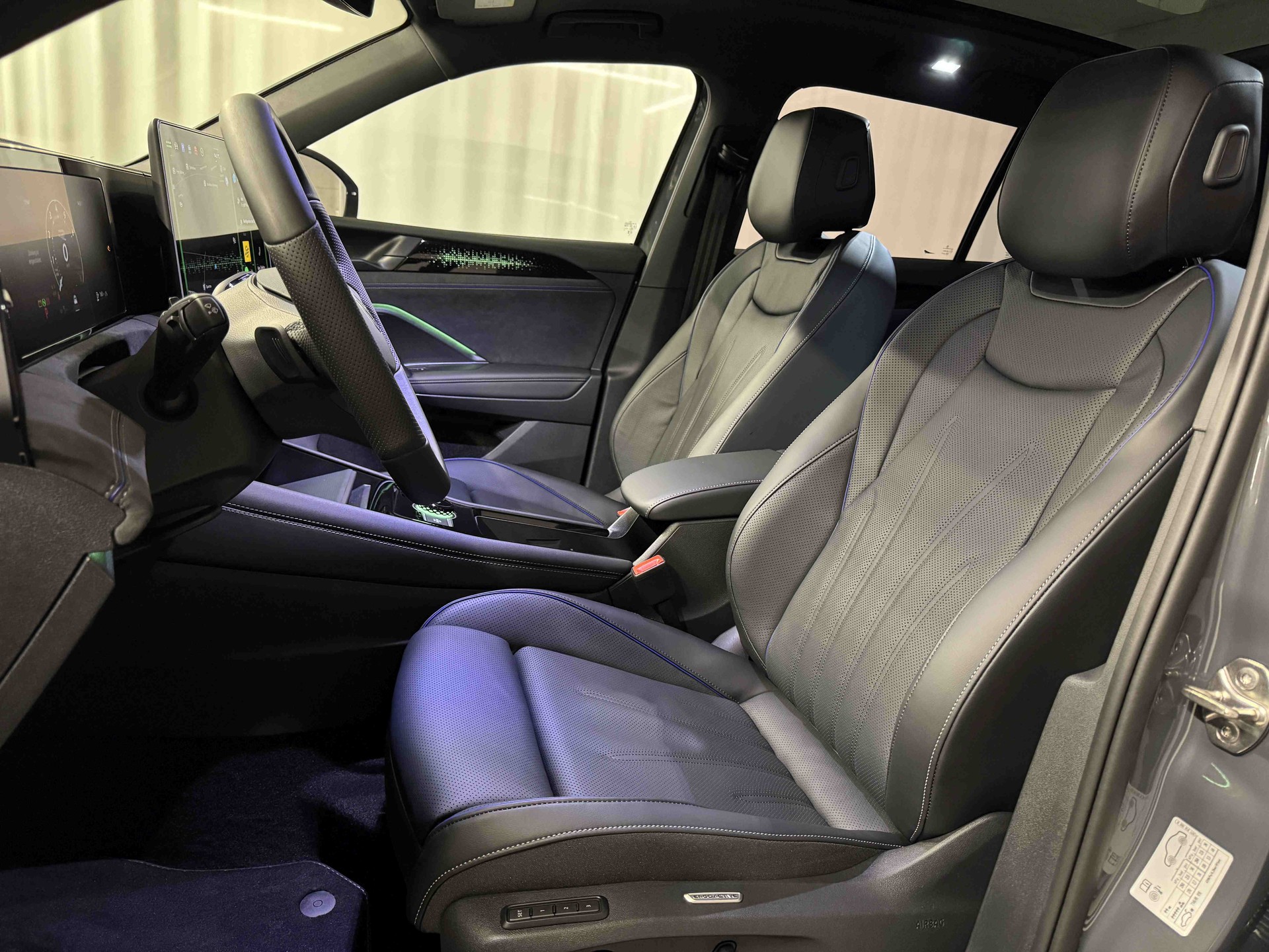 VW Tiguan 2.0 TSI United DSG 4Motion-image-7