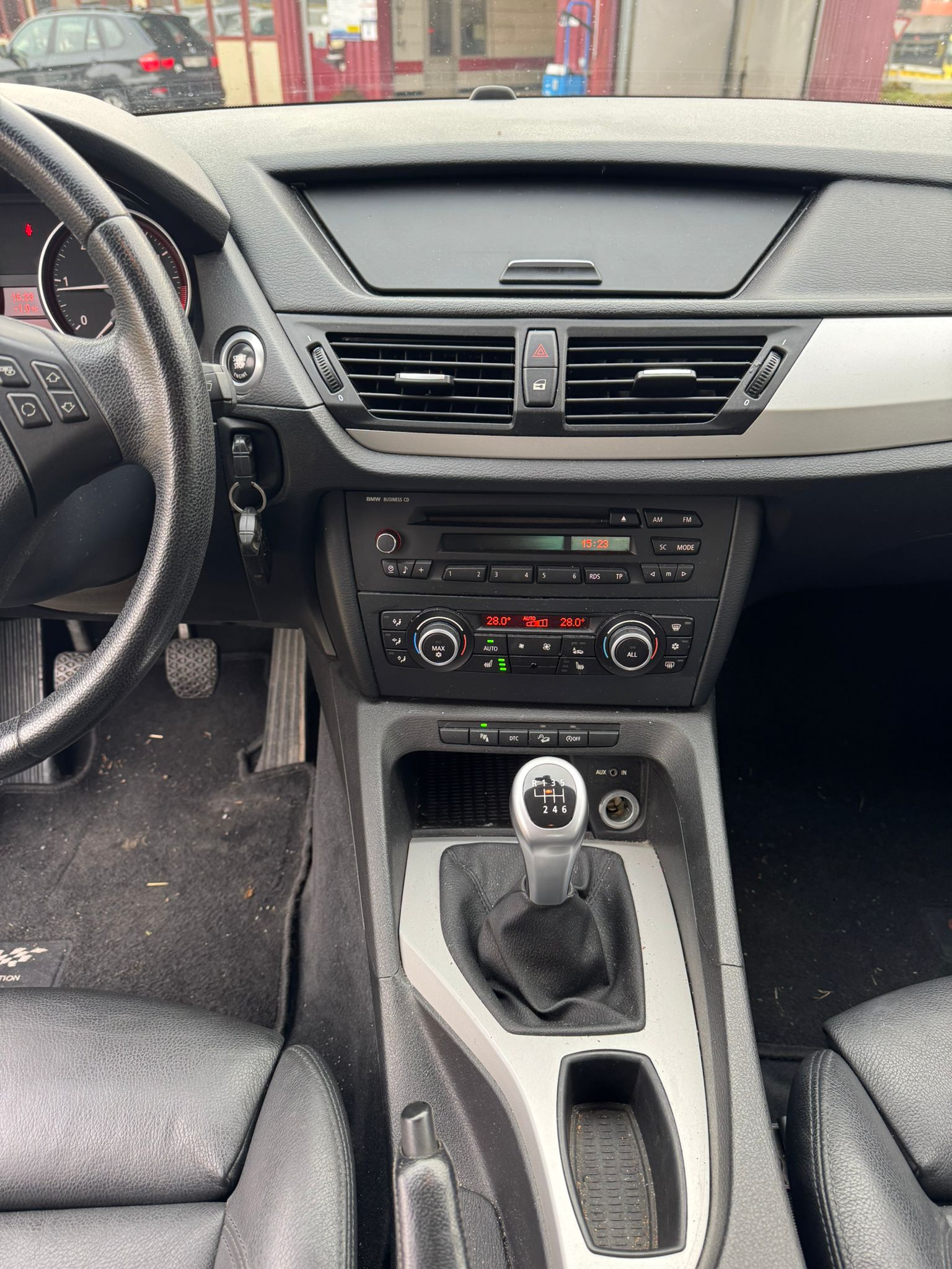BMW X1 xDrive 20d-image-15