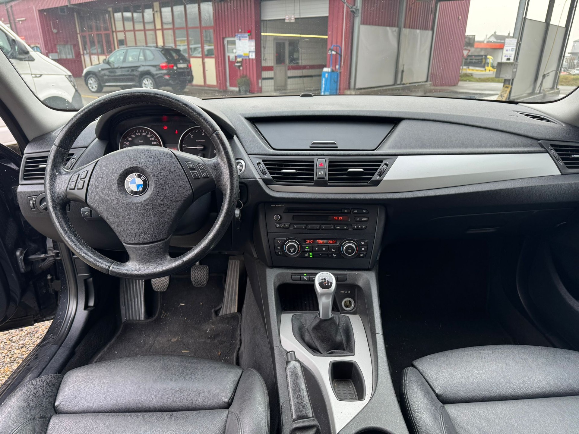 BMW X1 xDrive 20d-image-13