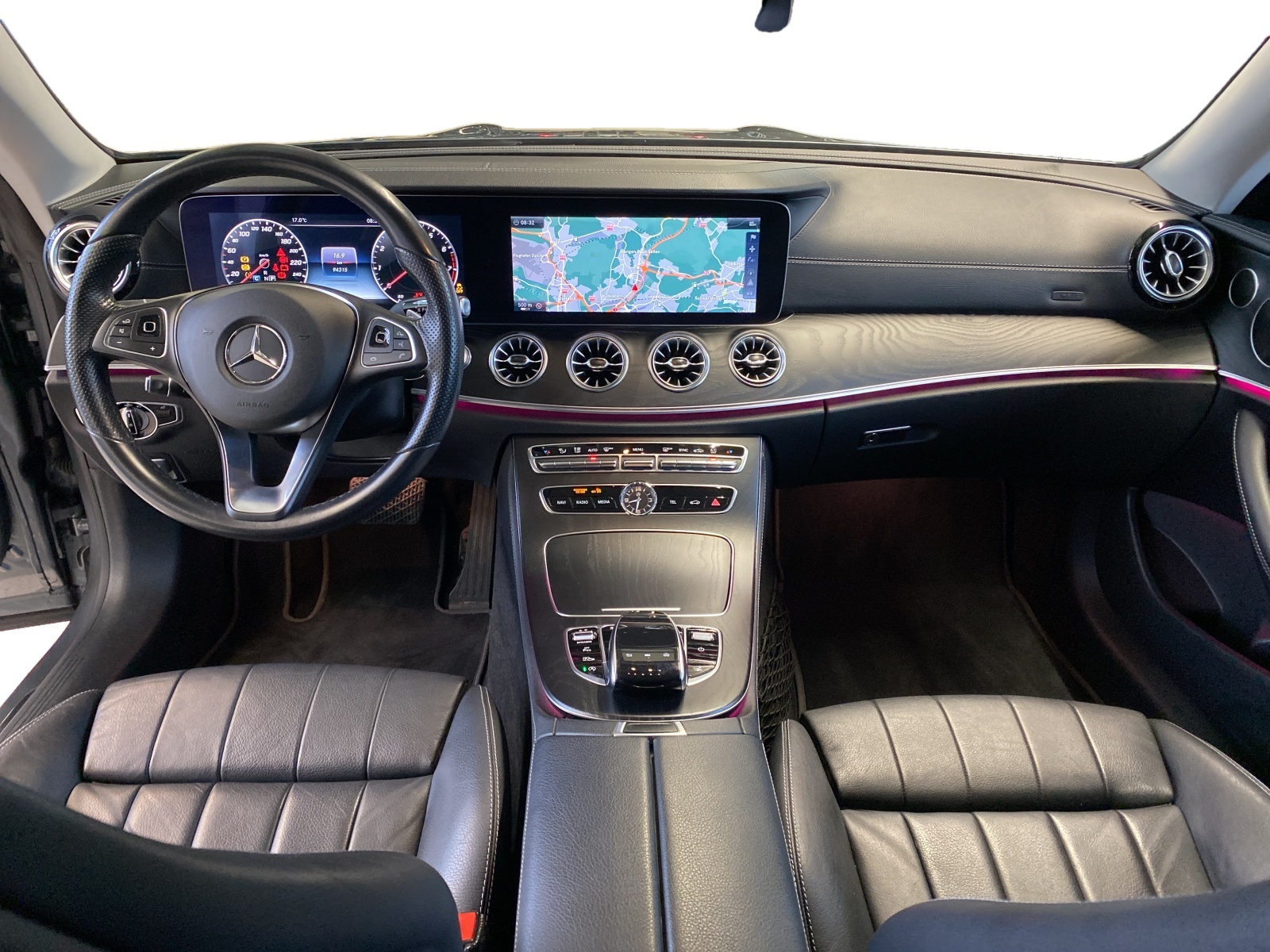 MERCEDES-BENZ E 200 Avantgarde Coupé-image-8