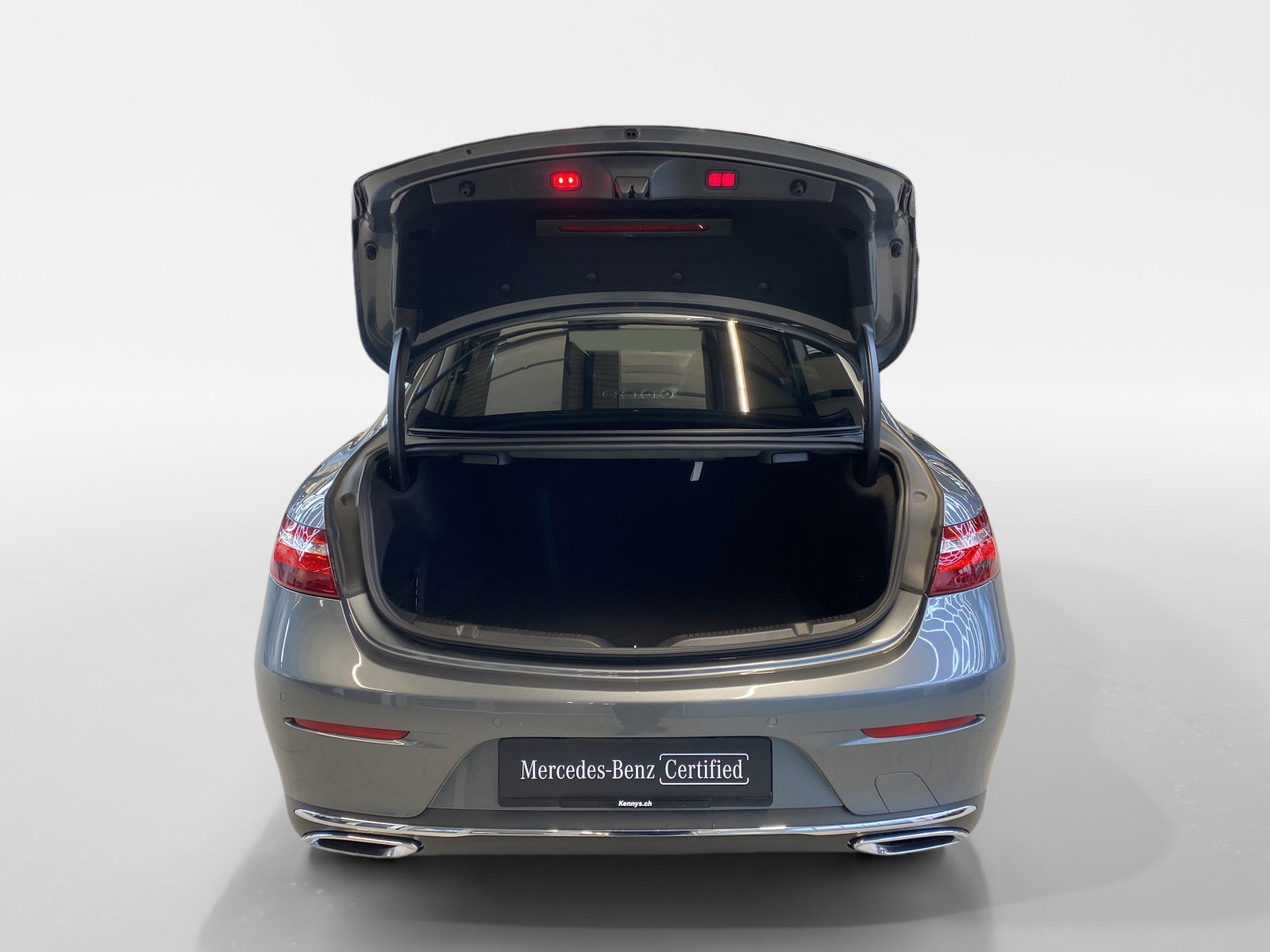 MERCEDES-BENZ E 200 Avantgarde Coupé-image-4