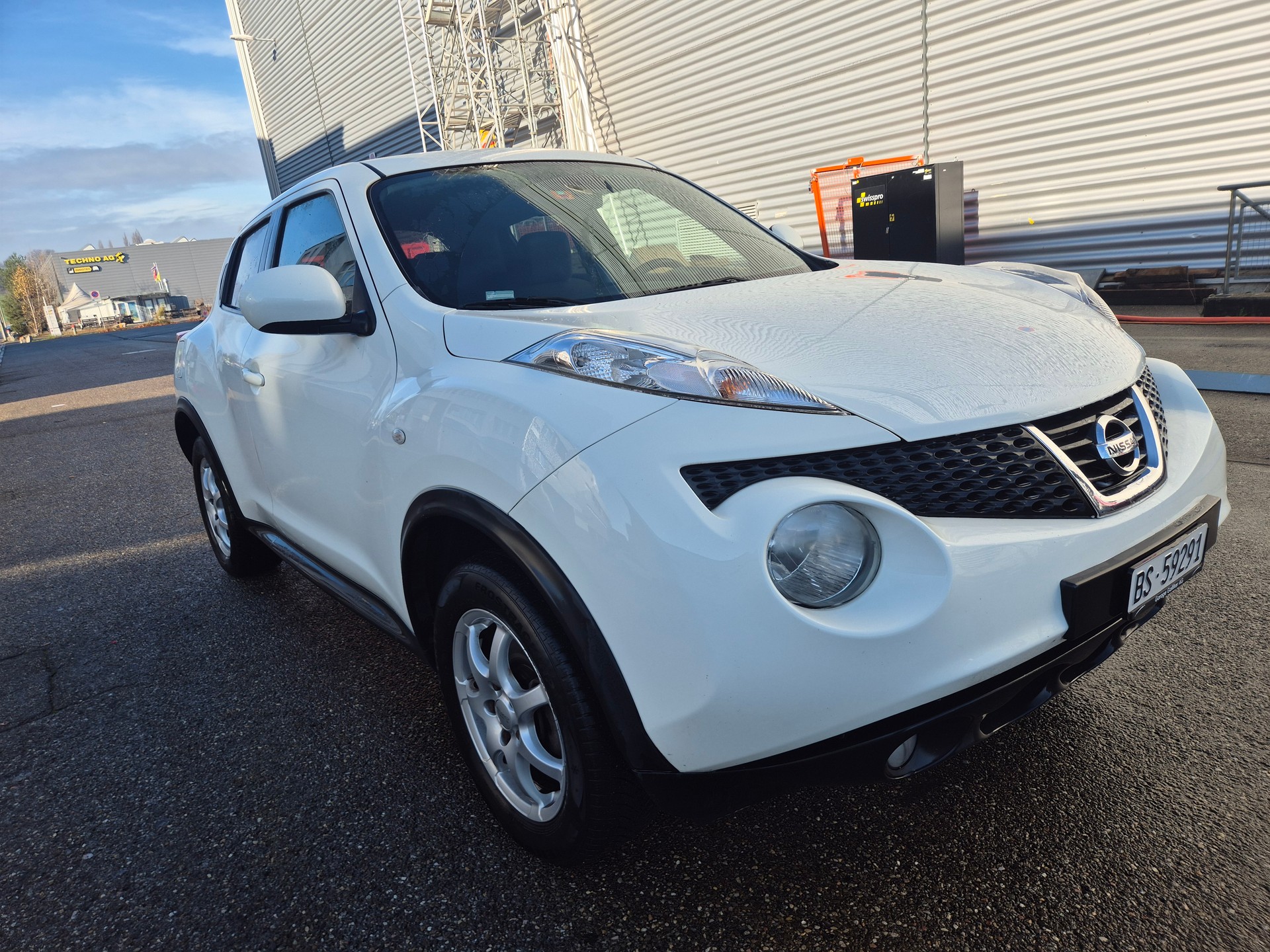 NISSAN Juke 1.6 tekna-image-1