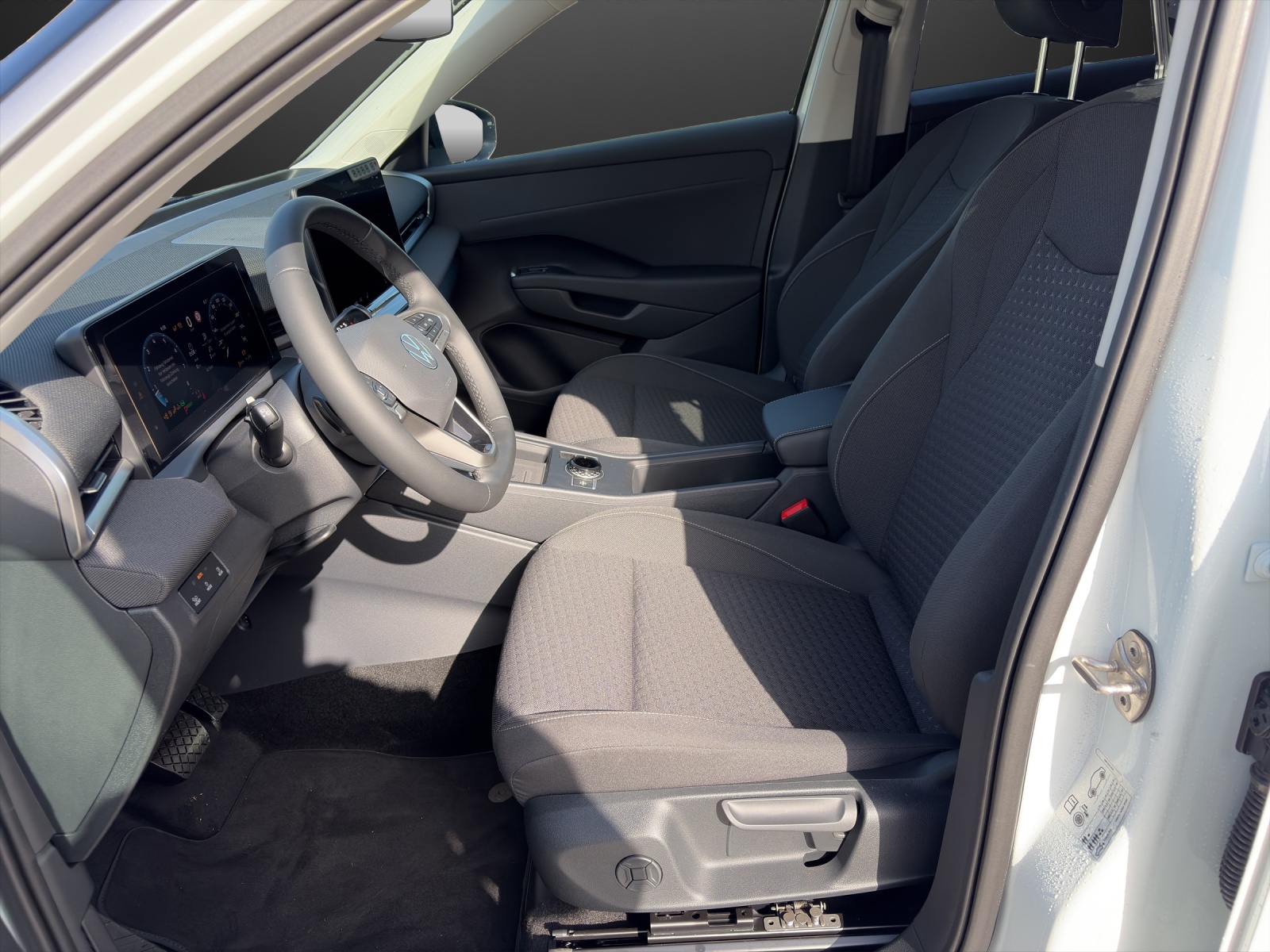 VW T-Roc 1.5 eTSI mHEV Life DSG-image-7