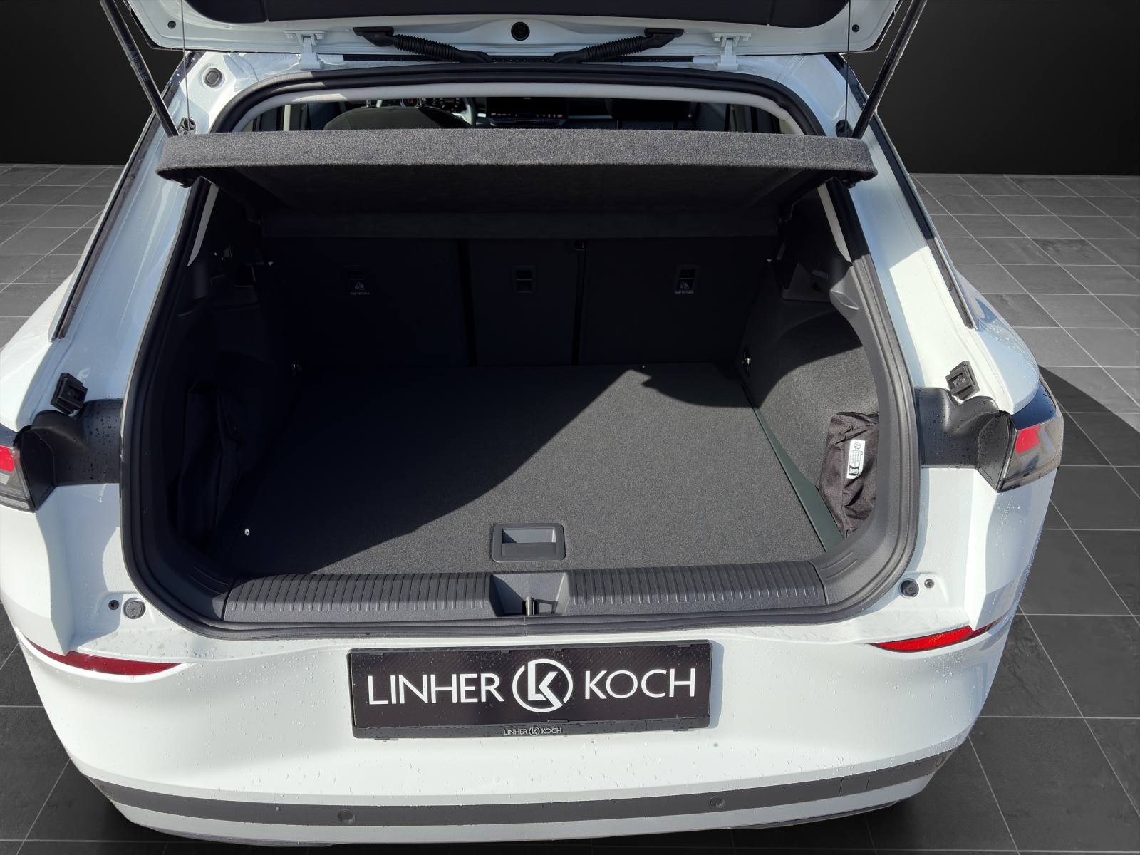 VW T-Roc 1.5 eTSI mHEV Life DSG-image-12