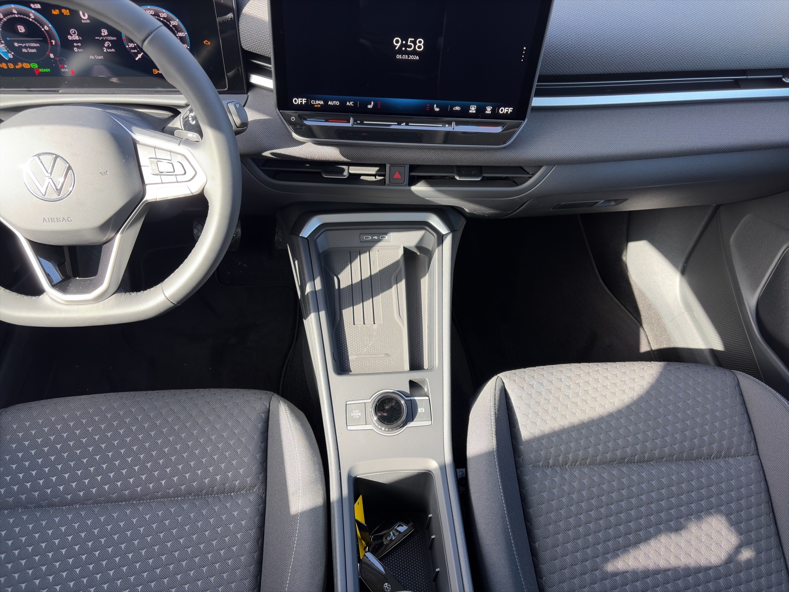 VW T-Roc 1.5 eTSI mHEV Life DSG-image-11