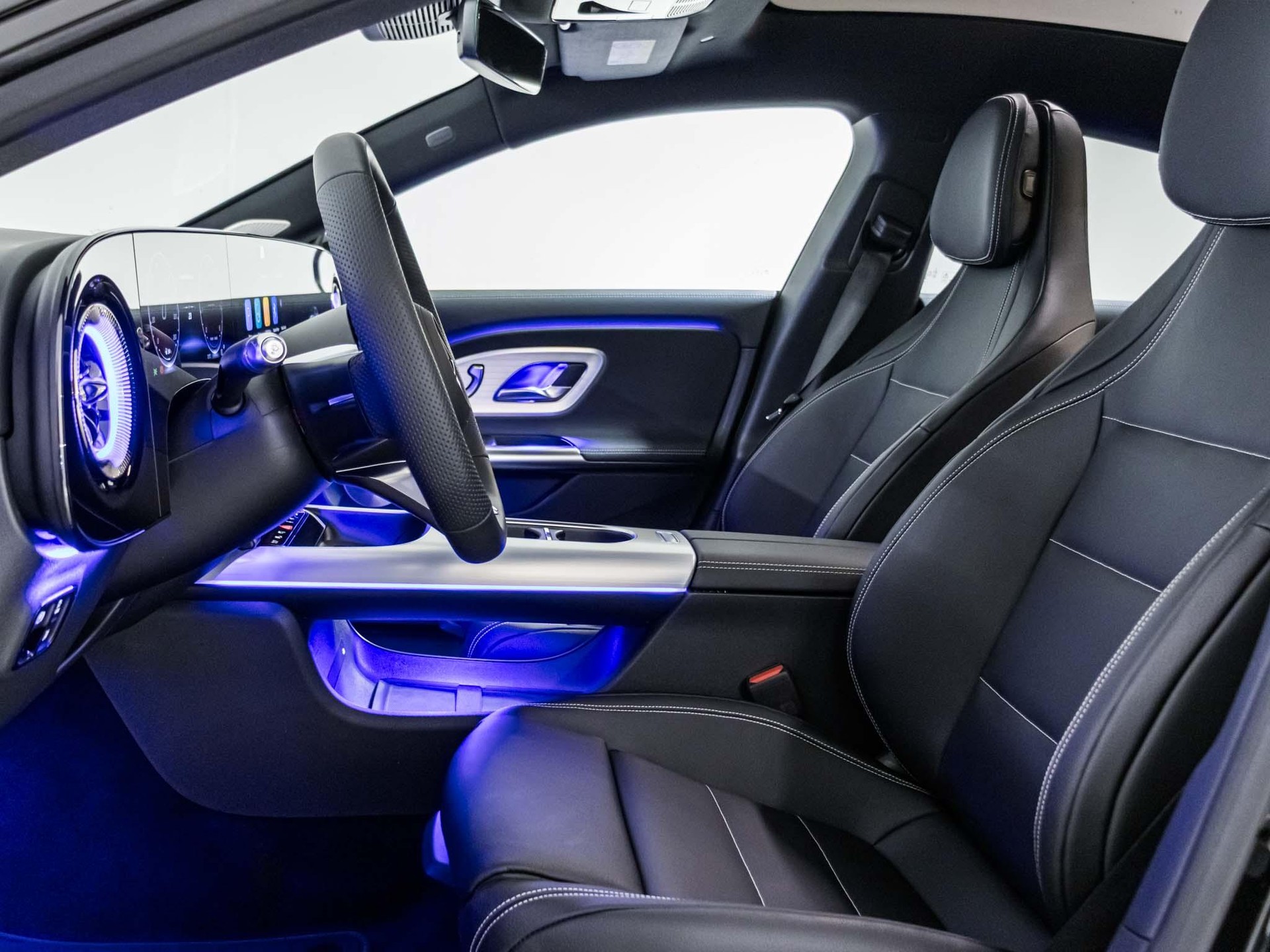MERCEDES-BENZ CLA 220 4MATIC-image-6