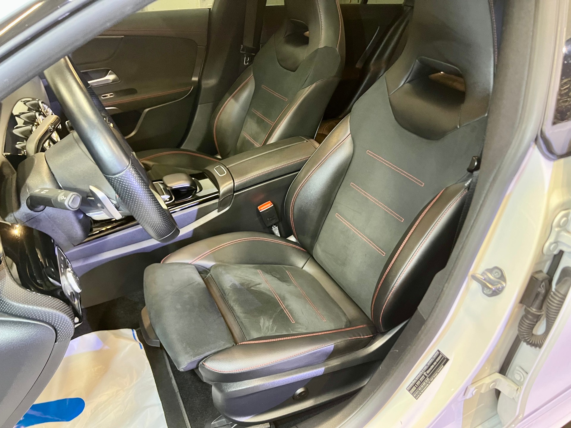 MERCEDES-BENZ CLA Shooting Brake 220 7G-DCT AMG Line-image-9