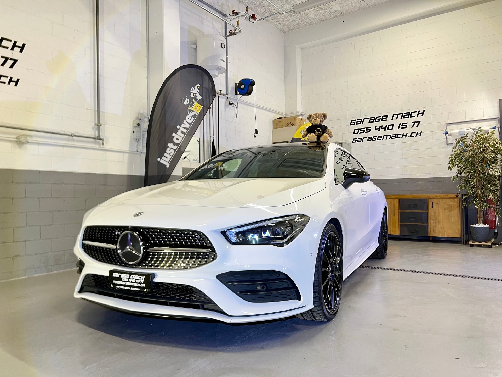 MERCEDES-BENZ CLA Shooting Brake 220 7G-DCT AMG Line-showroom-element-1