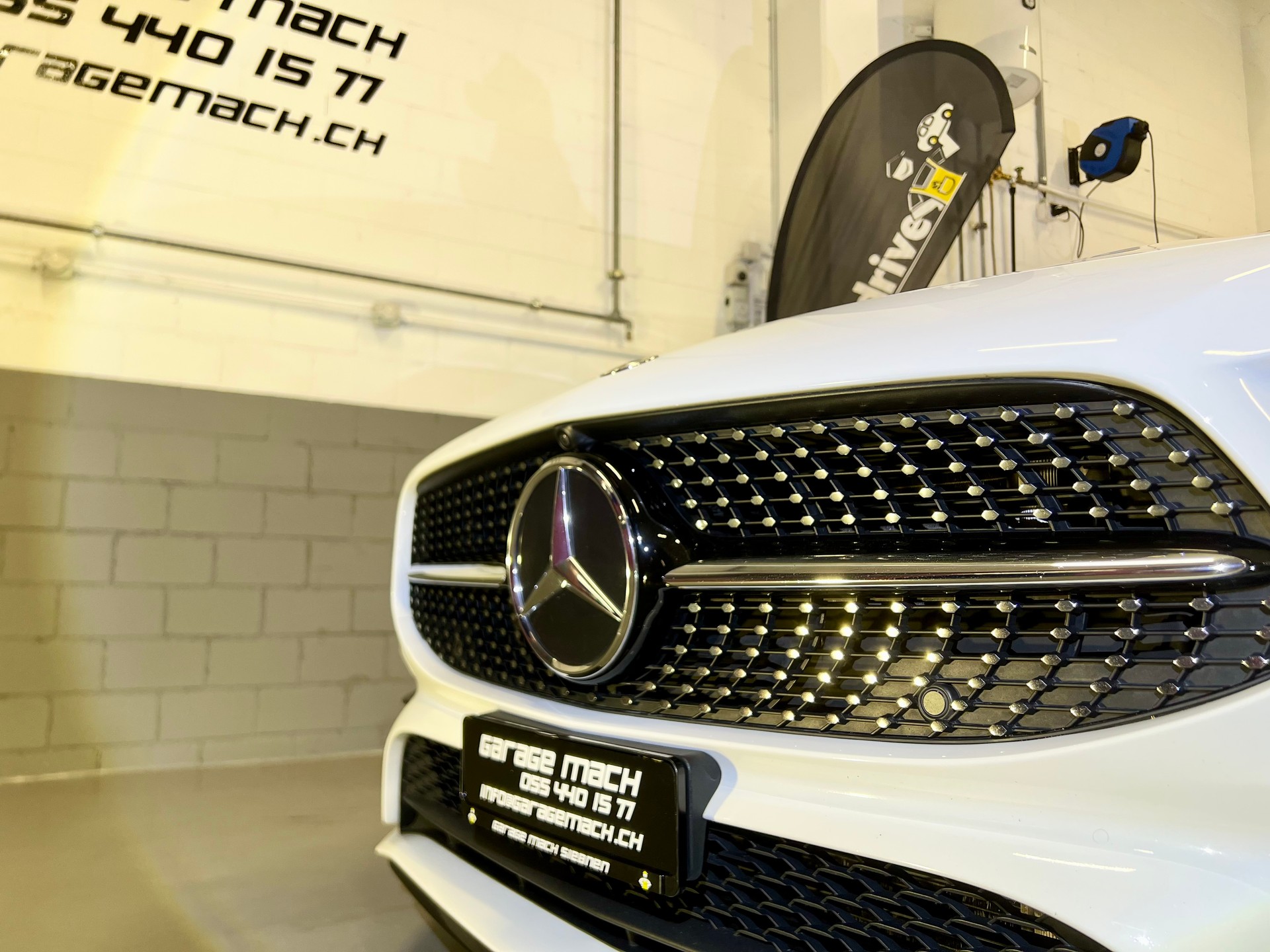 MERCEDES-BENZ CLA Shooting Brake 220 7G-DCT AMG Line-showroom-element-2