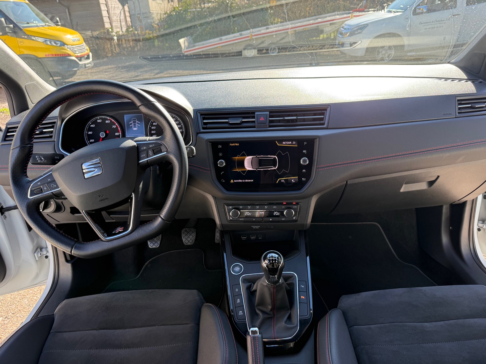 SEAT Arona 1.5 TSI Evo FR ( Visite du jour-Garantie-Service à jour )-image-9