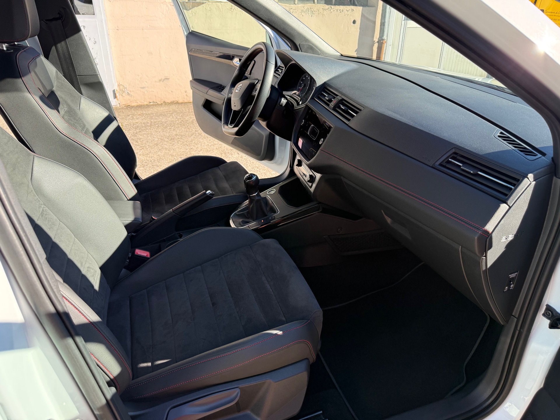 SEAT Arona 1.5 TSI Evo FR ( Visite du jour-Garantie-Service à jour )-image-7