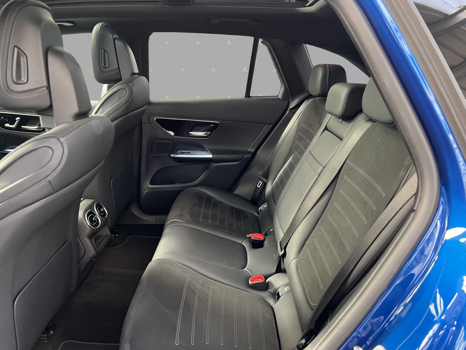 MERCEDES-BENZ GLC 220 d 4Matic 9G-Tronic-image-13