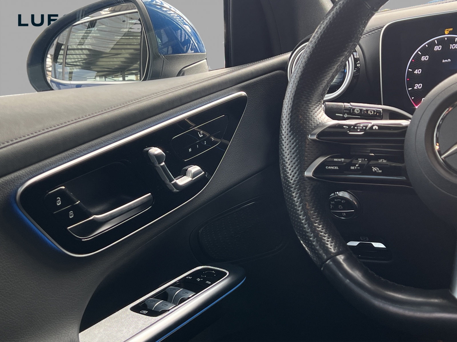 MERCEDES-BENZ GLC 220 d 4Matic 9G-Tronic-image-12